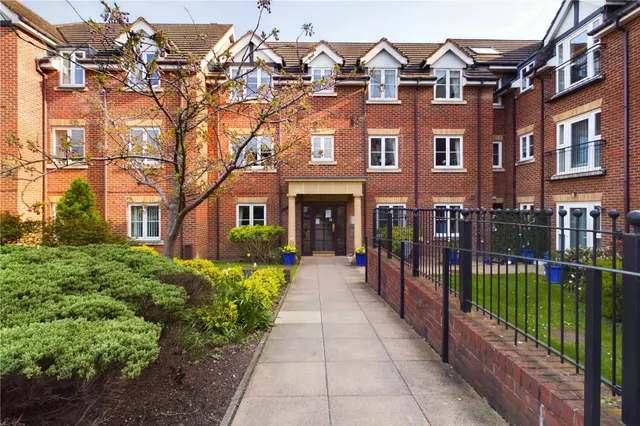 Bath Road, Calcot, RG31, photo 1
