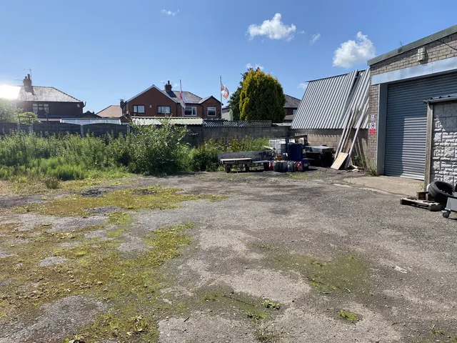 Preston, PR2, photo 2