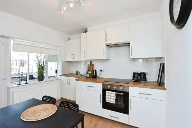 Foxwood Avenue, Sheffield, S12, photo 1