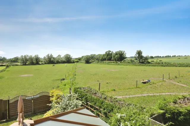 Photo 3 — Debdhill Road, Misterton, Doncaster