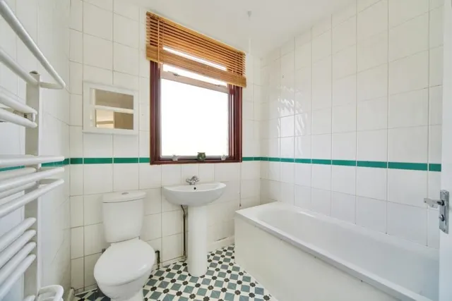 Billet Road, London E17 5DN, photo 1