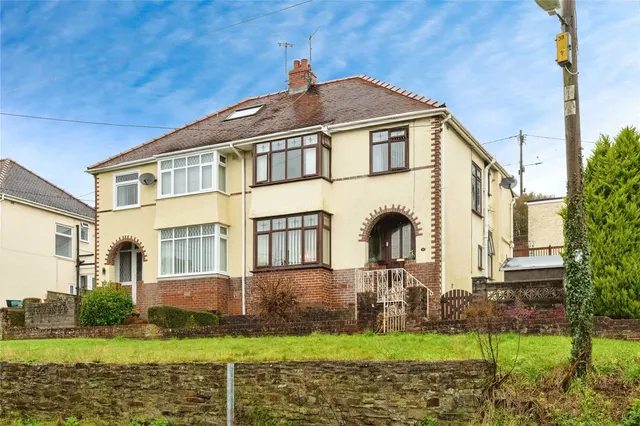 Hillside, Llanelli, SA15, photo 1