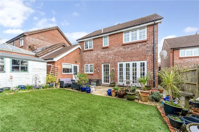Photo 3 — Waverley Drive, South Wonston, Winchester, Hampshire, SO21