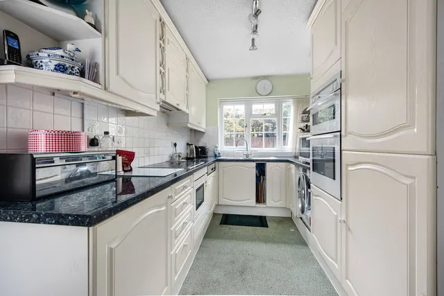 Photo 3 — Burnsall Close, Farnborough, Hampshire, GU14 8NN