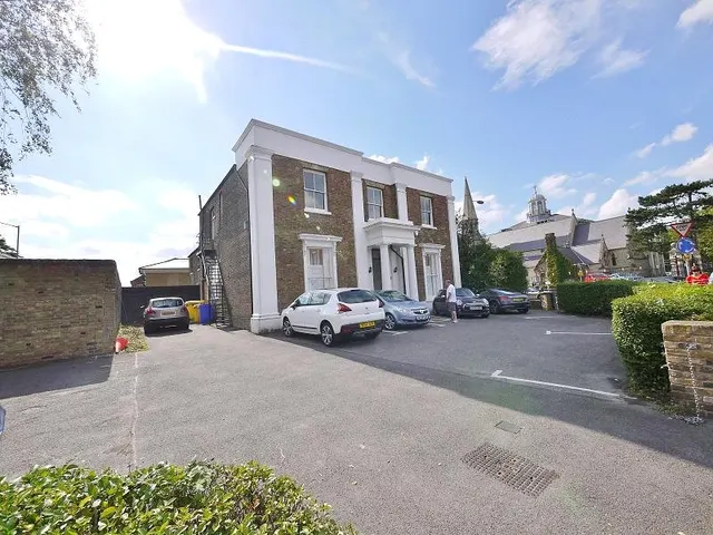 Ingrave Road, Brentwood, CM14, photo 1