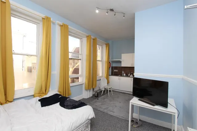 Castletown Road, West Kensington, W14, photo 1
