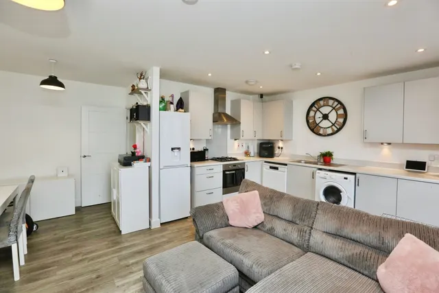 Photo 2 — Argus Road, Lee-On-The-Solent