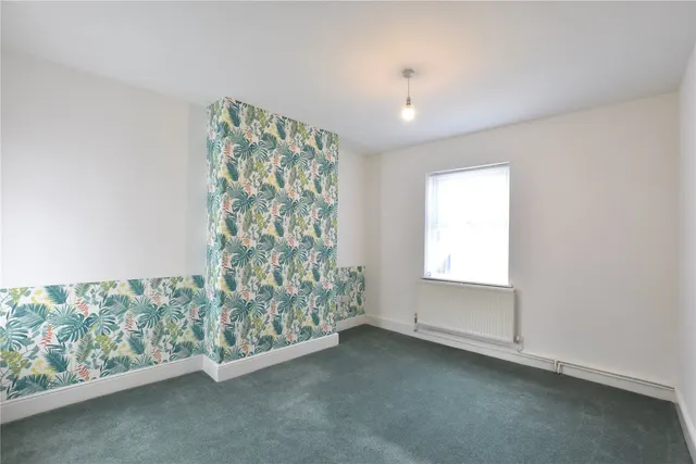 Manchester Road, Heywood, OL10, photo 3