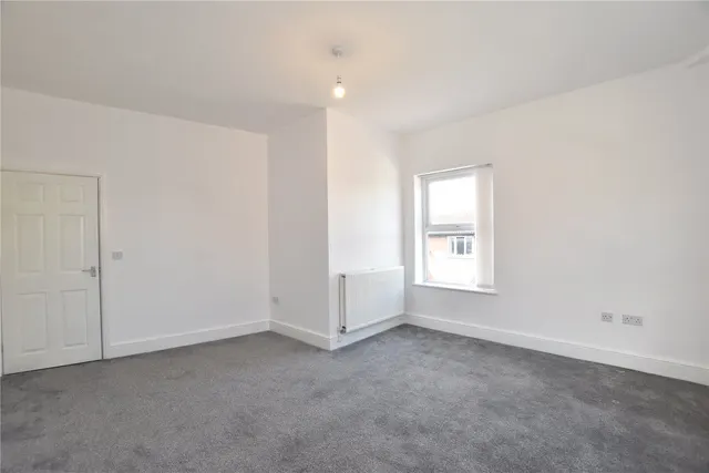 Manchester Road, Heywood, OL10, photo 2