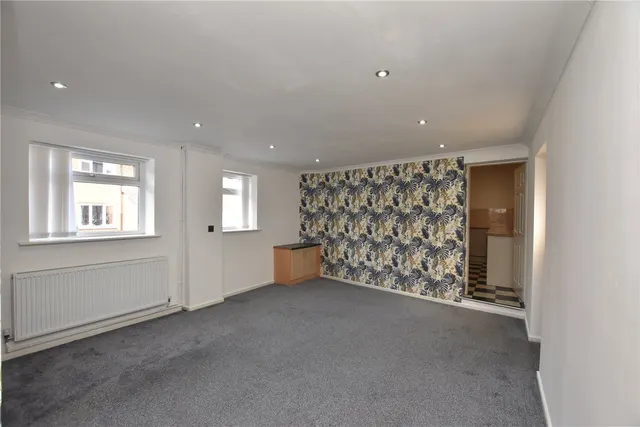 Manchester Road, Heywood, OL10, photo 1