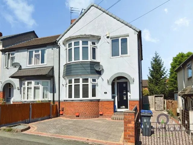 Yew Tree Road, Dudley, West Midlands, DY2, photo 1