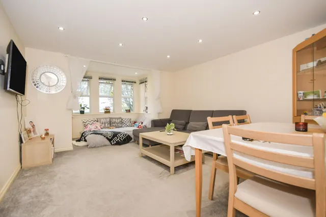 Spinner Croft, Chesterfield, S40, photo 1