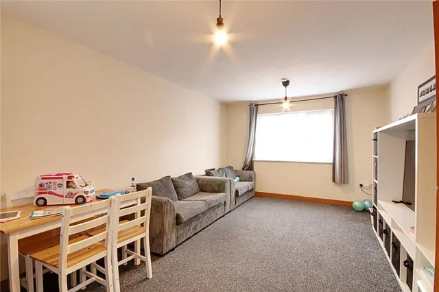 Rossmore Close, photo 2
