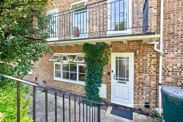 Node Close, Ryde, PO33, photo 2