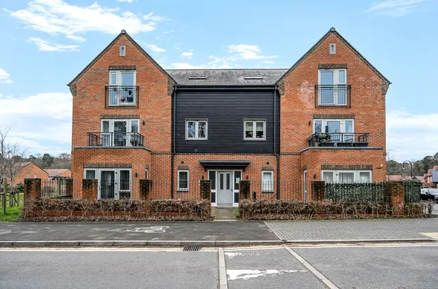 Brunswick Road, Deepcut, GU16, photo 1