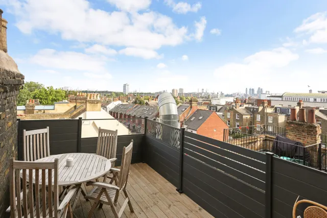 Photo 2 — Lavender Hill, Clapham Junction, SW11