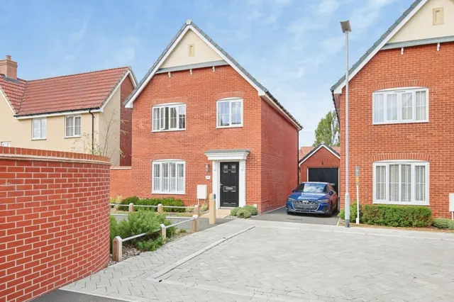 Rawlinson Crescent, Bury St. Edmunds, photo 1