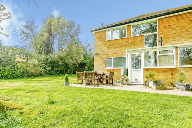 Furrows Place, Caterham, Surrey, CR3, photo 1
