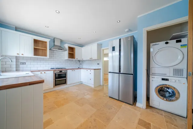 Photo 3 — Wellsmoor Gardens, Bromley, BR1