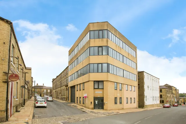 King Cross Street, Halifax, photo 1