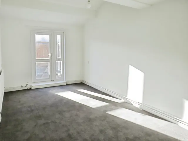 Rent Includes Gas Water Supply PETERBOROUGH, PE2, photo 3