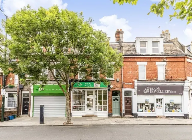 Crown Road, St Margarets, TW1, photo 1