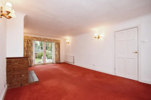 Photo 2 — Chantry Way, Billericay, Essex, CM11