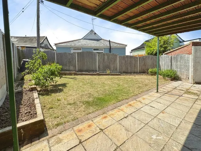 Point Clear Road, St. Osyth, CO16, photo 2