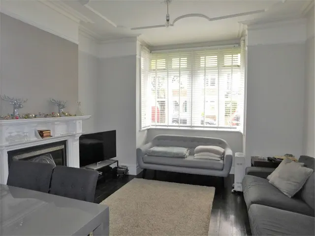 Milton Road, Hanwell, London, W7 1LQ, photo 1