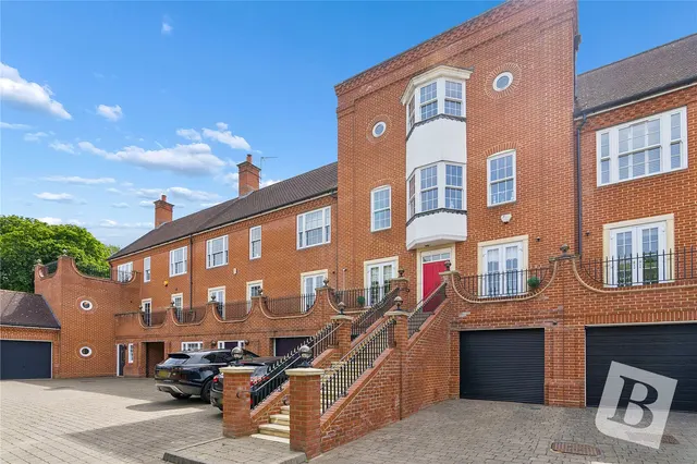 4 bedroom house — Vaughan Williams Way, Warley, Brentwood, Essex, CM14