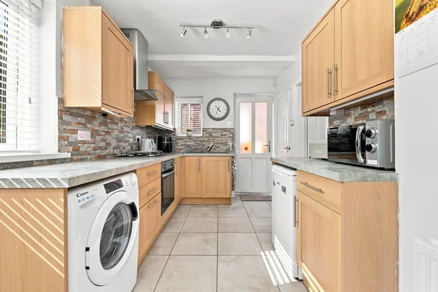 Wingfield Crescent, Sheffield, S12, photo 3