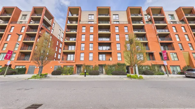 Photo 2 — Lismore Boulevard, London, NW9 4DB