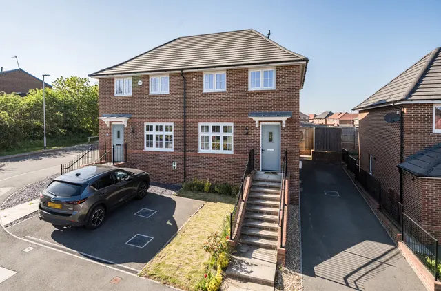 Swithens Close, Wakefield, WF1, photo 1
