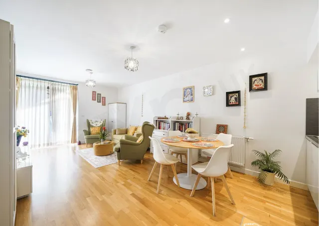 Park Royal, North West London, NW10 7FR, photo 1