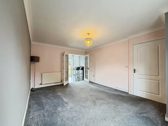 Y Cilffordd CAERPHILLY, CF83, photo 2