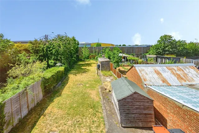 Photo 2 — Liscombe Road, Dunstable, Bedfordshire, LU5