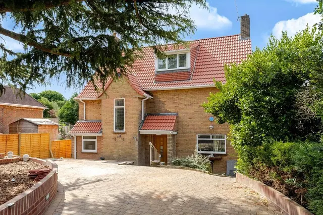 Briton Hill Road, Sanderstead, photo 1