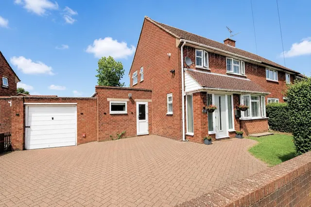 Bradford Way, Toddington, Bedfordshire LU5 6EE, photo 1
