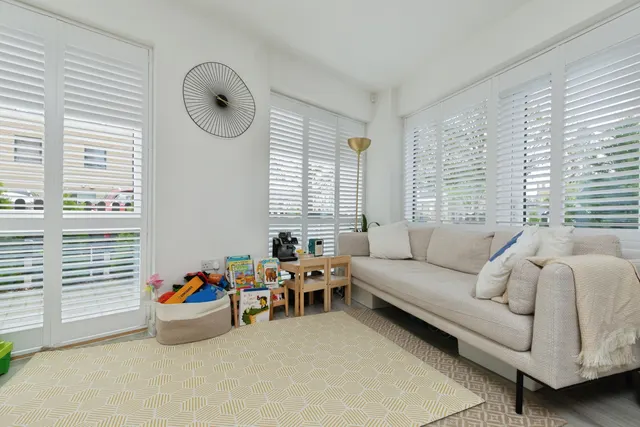Photo 2 — Ferndale Crescent, Carshalton