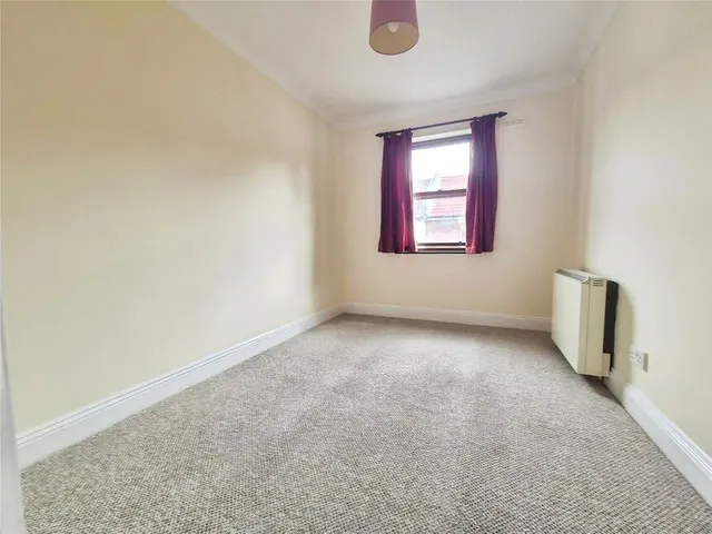 Photo 3 — Catherine Street, Rochester, Kent, ME1