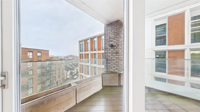 Photo 2 — Somerset Place, 10 Brixton Hill, London, SW2
