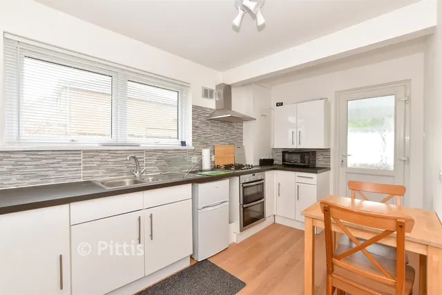Newport Road, Apse Heath, PO36, photo 2