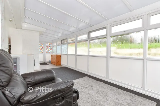 Newport Road, Apse Heath, PO36, photo 3