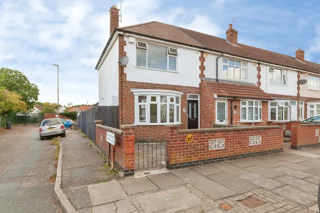 St. Marys Avenue, Humberstone, LE5, photo 1