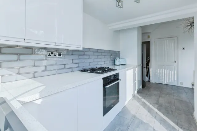 St. Marys Avenue, Humberstone, LE5, photo 3