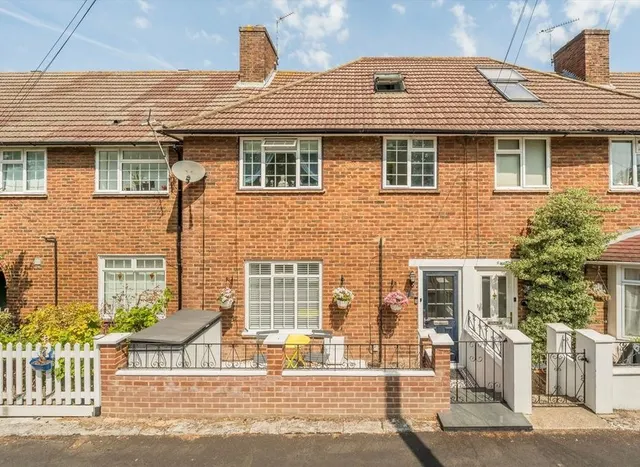 Crestway, Putney, SW15, photo 1