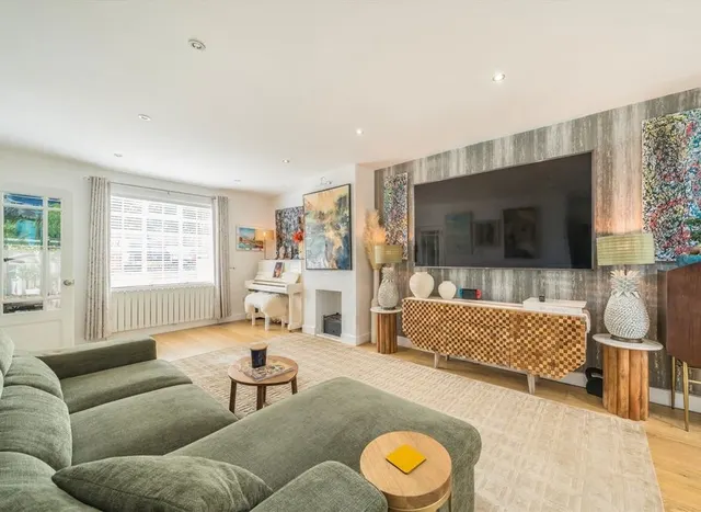 Photo 3 — Crestway, Putney, SW15