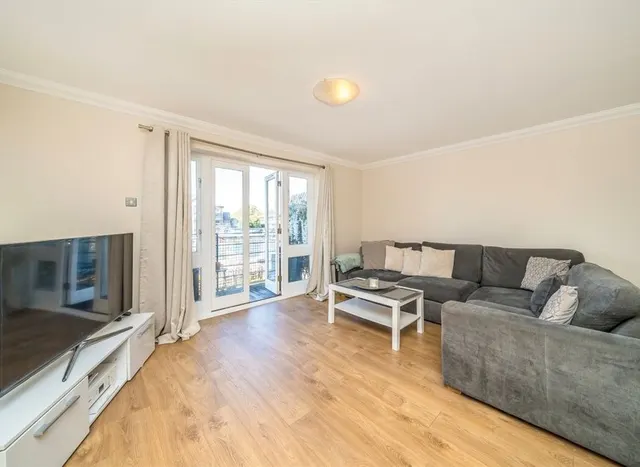 Steadfast Road, Kingston Upon Thames, KT1, photo 2