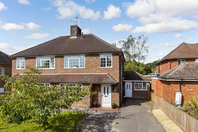 Comptons Lane, Horsham, RH13, photo 1