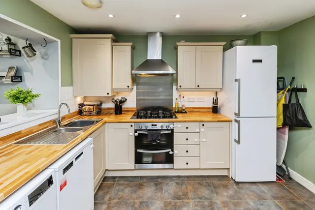 Walkham Court, Gwersyllt, LL11, photo 3